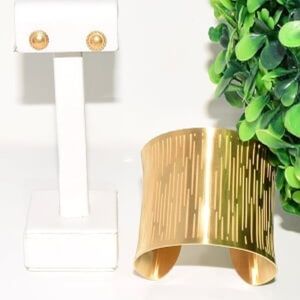 ⚜️HOST PICK⚜️Wide Cuff Bracelet and stud earrings